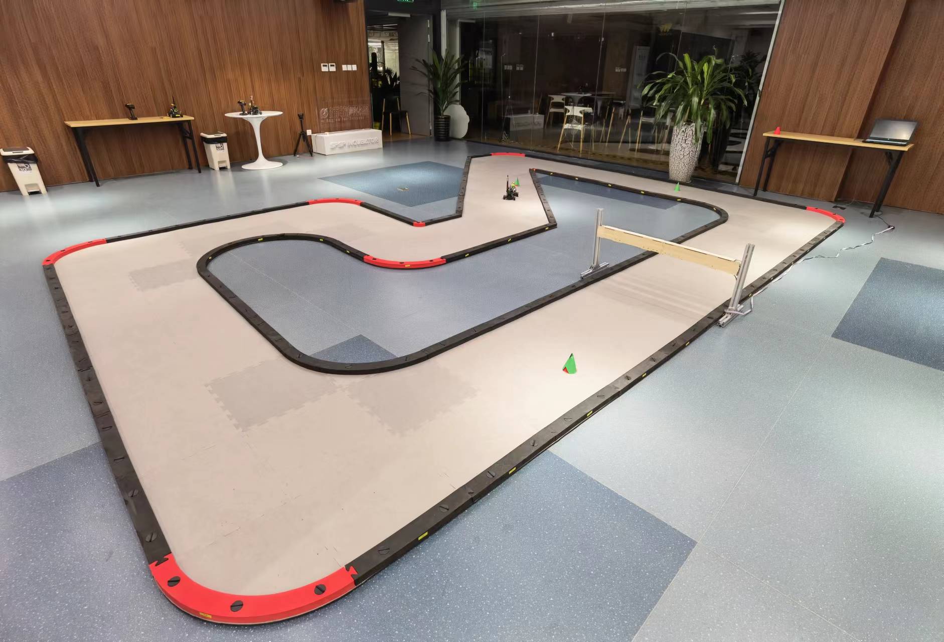 もちこページmood ramp Modified toy RC car] Performance that exceeds expectations