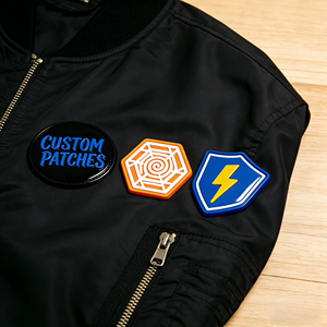 بيع بالجملة من المصنع، رائج البيع، زخرفة ملابس مخصصة، شعار ثلاثي الأبعاد، مطبوع حرارياً، نقش زهور، مطاط PVC، مخصص للملابس - Product Image 5