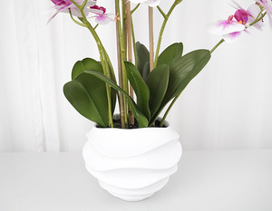 Proveedor de Arte Oh Arts, Orquídea Artificial al por Mayor en Maceta de Resina para Decoración de Restaurantes - Product Image 4