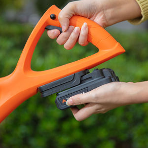 Yard Force Juego de jardín de 20V con cortacésped inalámbrico sin escobillas de 5.0Ah y cortacésped para jardín-LM C33 + LT C25B - Product Image 6