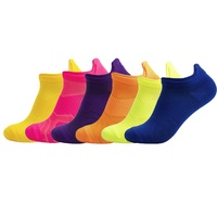 Chaussettes de sport basses respirantes personnalisées avec logo pour la gym et la course à pied, vente en gros d'usine OEM ODM