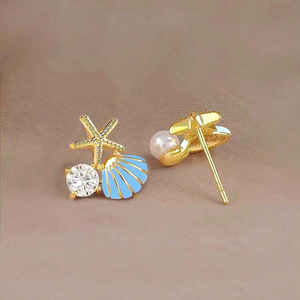 Orecchini a perno con conchiglia e stella marina da donna, graziosi gioielli estivi delicati ispirati all'oceano - Product Image 5