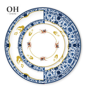 <span class=keywords><strong>Service</strong></span> de table en céramique hybride <span class=keywords><strong>bleu</strong></span> <span class=keywords><strong>et</strong></span> <span class=keywords><strong>blanc</strong></span> de luxe Ohere, <span class=keywords><strong>service</strong></span> de table en porcelaine à bord doré pour la décoration de mariage - Product Image 5