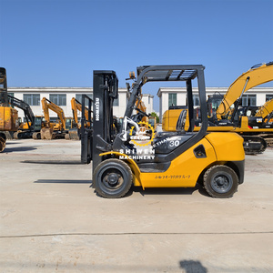 Vente directe usine Japon : Chariot élévateur diesel Komatsu FD30 d'occasion 3 tonnes, moteur haute efficacité pour la manutention des matériaux - Product Image 4