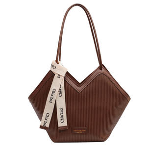 2025 Vintage Lady Large <b>Heart</b>-<b>Shaped</b> Tote <b>Bag</b> New Korean Fashion Vertical Stripes French Casual Shoulder <b>Bag</b> Chains Made - Product Image 3