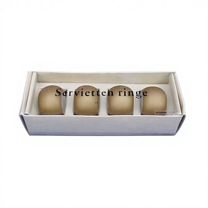 Ensemble décoratif de haute qualité de 4 anneaux de serviette de table peints à la main en bois - Product Image 1