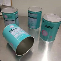Boîtes de conserve vides