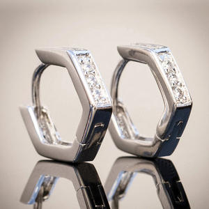 E3474 Anello in Oro Bianco con Diamanti Taglio Baguette, Gioiello Classico Unisex di Alta Qualità - Product Image 5