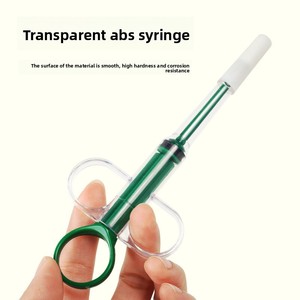 Dispenser per Medicinali per Animali Domestici, Comodo Bastoncino per Somministrazione di Pillole e Compresse di Calcio, con Iniezione d'Acqua Integrata, in Plastica per Gatti e Animali - Product Image 4