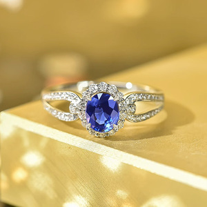 Anello a doppio strato con fiore geometrico per donna, elegante gioiello da dito alla moda e di lusso - Product Image 2