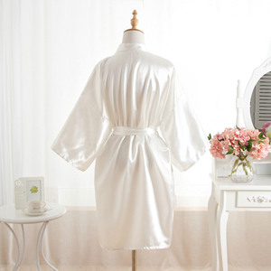 Al por mayor, sexy bata de noche tipo kimono de seda satinada, corta, para boda, damas de honor y novias, de color liso, para mujer - Product Image 6