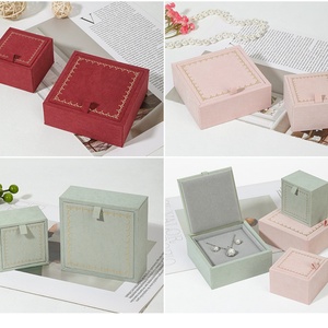 Wholesale Jewelry <b>Box</b> Vintage square Flip Top <b>Ring</b> Jewellery Set <b>Box</b> Custom Logo Premium Green pink Velvet Jewelry <b>Box</b> - Product Image 6
