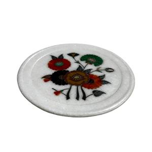 Assiette ronde artisanale moderne en marbre blanc avec incrustation de nacre et motifs floraux, style MOP Art, pour décoration d'hôtel et service alimentaire - Product Image 1