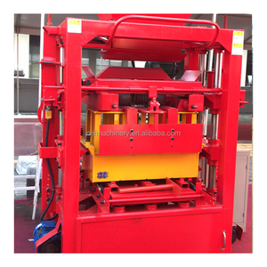 Machine économique QT4-26 pour la fabrication de blocs de <span class=keywords><strong>ciment</strong></span> pleins et creux, facile à utiliser, pour petites entreprises, avec générateur diesel - Product Image 4
