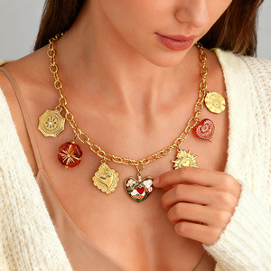 Collar con Colgante de Corazón Estilo Europeo Americano, Chapado en Oro de 18k, con Esmalte Colorido, Joyería para Fiestas - Product Image 1