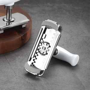 Ouvre-boîte et décapsuleur en acier inoxydable à alimentation directe d'usine, outil de cuisine ergonomique pour la vaisselle promotionnelle - Product Image 4
