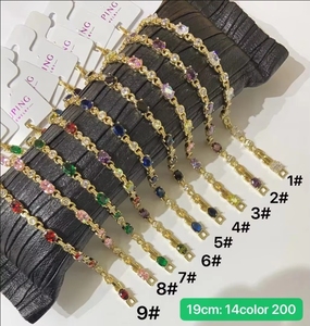 XUPING gioielli all'ingrosso 2025 nuova moda diamante artificiale ghiacciato in rame placcato <span class=keywords><strong>oro</strong></span> Bling Tennis donne <span class=keywords><strong>bracciale</strong></span> a catena - Product Image 2
