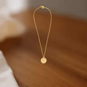 Pendentif lettre W plaqué or en acier inoxydable, collier minimaliste pour femme, bijoux fins à porter au quotidien - Product Image 2