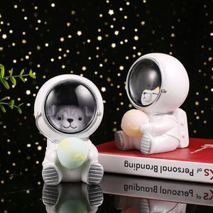 NUEVA Lámpara Nocturna LED Creativa Galax Guardian, Linda Lámpara de Astronauta con Diseño de Mascota y Luna, Decorativa para Dormitorio, Juguete para Bebés y Niños, Regalo - Product Image 5