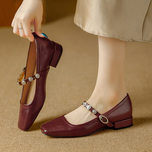 Zapatos planos Mary Jane de cuero genuino para mujer, con punta cuadrada, correa en T y hebilla decorativa, para todas las estaciones, color sólido, color burdeos. - Product Image 1