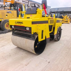 Rouleau compresseur BOMAG BW121 d'occasion de 5 tonnes avec moteur diesel Kubota, puissance de 24,6 kW, capacité de montée de 20 % pour asphalte, 690 heures de fonctionnement - Product Image 4