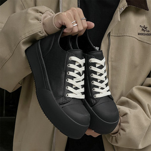 Zapatillas de plataforma negras Niche 2026 para hombre, con puntera ancha, suela gruesa que aumenta la altura, de corte bajo, versátiles, informales, estilo skate - Product Image 1