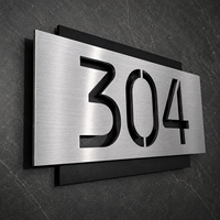 En gros Plaque de porte en laiton pour numéro de maison et numéro de chambre, avec fonction de signalisation directionnelle pour projets d'appartements