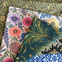 Tissu popeline de coton léger tissé, imprimé réactif traditionnel pour la confection de chemises et de thobes de mode