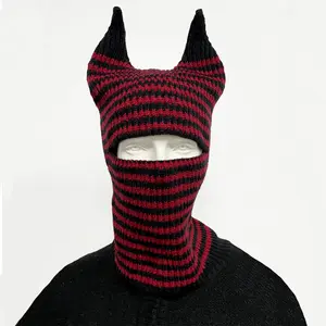 Topi masker Ski lubang mata, topi beanie masker bersepeda pesta Halloween rajut penutup wajah penuh masker Balaclava dengan tanduk