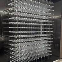 Porte-vin en acrylique et acier inoxydable personnalisé, présentoir à vin moderne minimaliste avec éclairage LED pour villa, hôtel, hall, club, salon