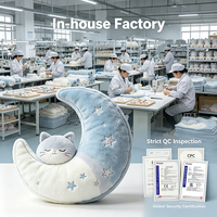 Coussin en peluche doux et confortable en forme de lune pour la chambre des enfants, coin lecture et cadeau réconfortant, oreiller croissant avec broderie chat endormi et étoile