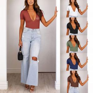 Nueva llegada de la camiseta de algodón de primera calidad para mujer personalizada 180 Gsm Slim Fit Sexy cuello en V profundo negro ligero Jersey - Product Image 5