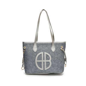 <span class=keywords><strong>Sac</strong></span> fourre-tout d'épaule grande capacité pour trajets quotidiens, nouvelle collection 2026, chic et décontracté pour femme, patchwork élégant bicolore en PU avec fermeture éclair - Product Image 5