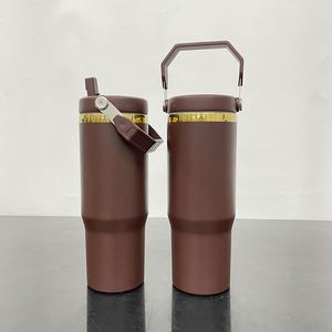 Vaso de 30 oz con Tapa Abatible, Recubrimiento en Polvo Color Chocolate y Base Dorada con Logotipo Personalizado - Product Image 3