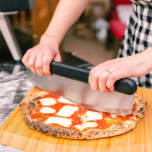 Pelle à pizza en bambou naturel de 12 pouces, de qualité alimentaire, avec longue poignée pour le transfert et la cuisson de la pizza, spatule de service - Product Image 5