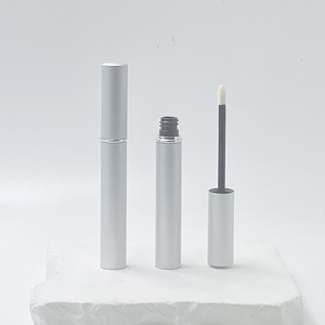 Tubos de brillo labial negro personalizados de 5 ml y tubos de delineador de ojos plateados mate con anillo de cuello dorado para delineadores líquidos - Product Image 2