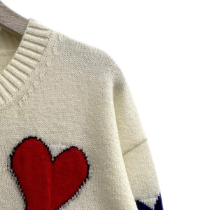 Pull-over en maille côtelée verticale de haute qualité, col roulé mi-haut, motif cœur brodé, coupe ajustée, doux et élégant - Product Image 4