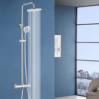 Colonne de douche murale réglable en acier inoxydable chromé moderne avec pommeau de douche pluie et ensemble de robinetterie eau chaude/froide