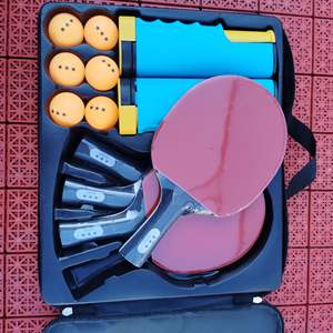 Raquette <span class=keywords><strong>de</strong></span> Tennis <span class=keywords><strong>de</strong></span> Table 4 joueurs 6 balles ensemble <span class=keywords><strong>professionnel</strong></span> Portable maison Durable bois bon caoutchouc raquette <span class=keywords><strong>de</strong></span> Tennis <span class=keywords><strong>de</strong></span> Table ensemble - Product Image 4