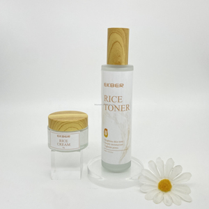 Crème Visage au Riz Bio Éclaircissante et Hydratante pour Peaux à Tendance Acnéique – Soin Personnalisé qui Renforce la Barrière Cutanée - Product Image 2