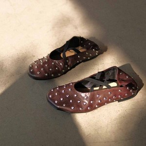 Chaussures de ballet de luxe de haute qualité, à enfiler, avec pierres, personnalisées par un designer, en cuir véritable, à rivets, plates, toutes saisons - Product Image 3