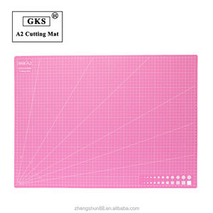 เสื่อตัดพีวีซีรักษาตัวเอง A0 เป็นมิตรกับสิ่งแวดล้อมสีชมพูพร้อมกาวหมุนอุปกรณ์ศิลปะที่จําเป็นสําหรับการสร้างแบบจําลองและเครื่องมือศิลปะ - Product Image 1
