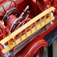 Modèle de camion de pompiers rétro nostalgique, artisanal en fer forgé, miniature d'ancien véhicule de pompiers pour la décoration de la maison, du bar et du café, artisanat décoratif