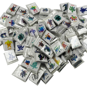 Marchandises ponctuelles promotionnelles découpées autocollants personnalisés imperméables à l'épreuve des UVs imprimant des autocollants d'étiquettes <span class=keywords><strong>de</strong></span> <span class=keywords><strong>transfert</strong></span> 3D UV pour l'emballage <span class=keywords><strong>de</strong></span> produits - Product Image 6