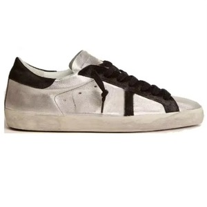 Zapatillas de Skate Unisex Brillantes de Caña Baja, Estilo Vintage, Zapatos Modernos para Todas las Edades - Product Image 5