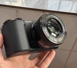 Appareil <span class=keywords><strong>photo</strong></span> <span class=keywords><strong>Sony</strong></span> ZVE10 d'occasion avec objectif 16-50 mm, caméra Vlog 4K, 90% neuf, haute qualité - Product Image 2