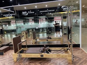 Pilates Cadillac reformer Combo Studio reformer với bàn tháp gỗ sồi hình thang - Product Image 5