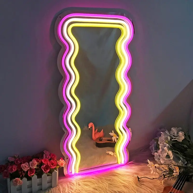 China Nieuw Ontwerp Indoor Custom Neon Thuis Badkamer Decoratieve Golvende Led Spiegel