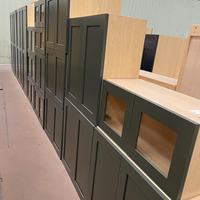 Mueble de Cocina Modular Moderno de Madera Maciza RTA Estilo Shaker con Fregadero, Acabado Lacado, Incluye Grifo, Correderas para Cajones y Bisagras para Apartamento
