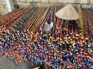 Ensemble élégant de vadrouille et de balai en bois vietnamiens avec pelle à poussière et accessoires en PVC à grain de bois - Product Image 6